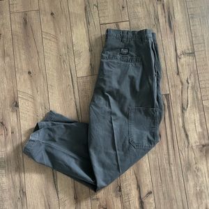 Men’s Columbia hiking pants in grey